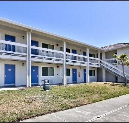 Coastal Valley Inn - Monterey Castroville Exterior photo