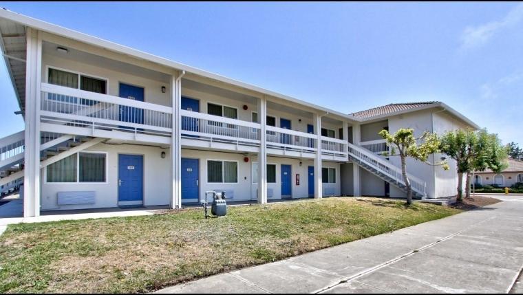 Coastal Valley Inn - Monterey Castroville Exterior photo
